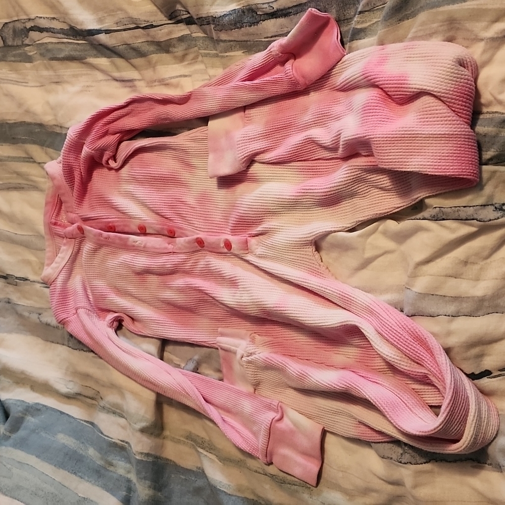 Just love size 7/8 pink tye dye footless pjs ..
